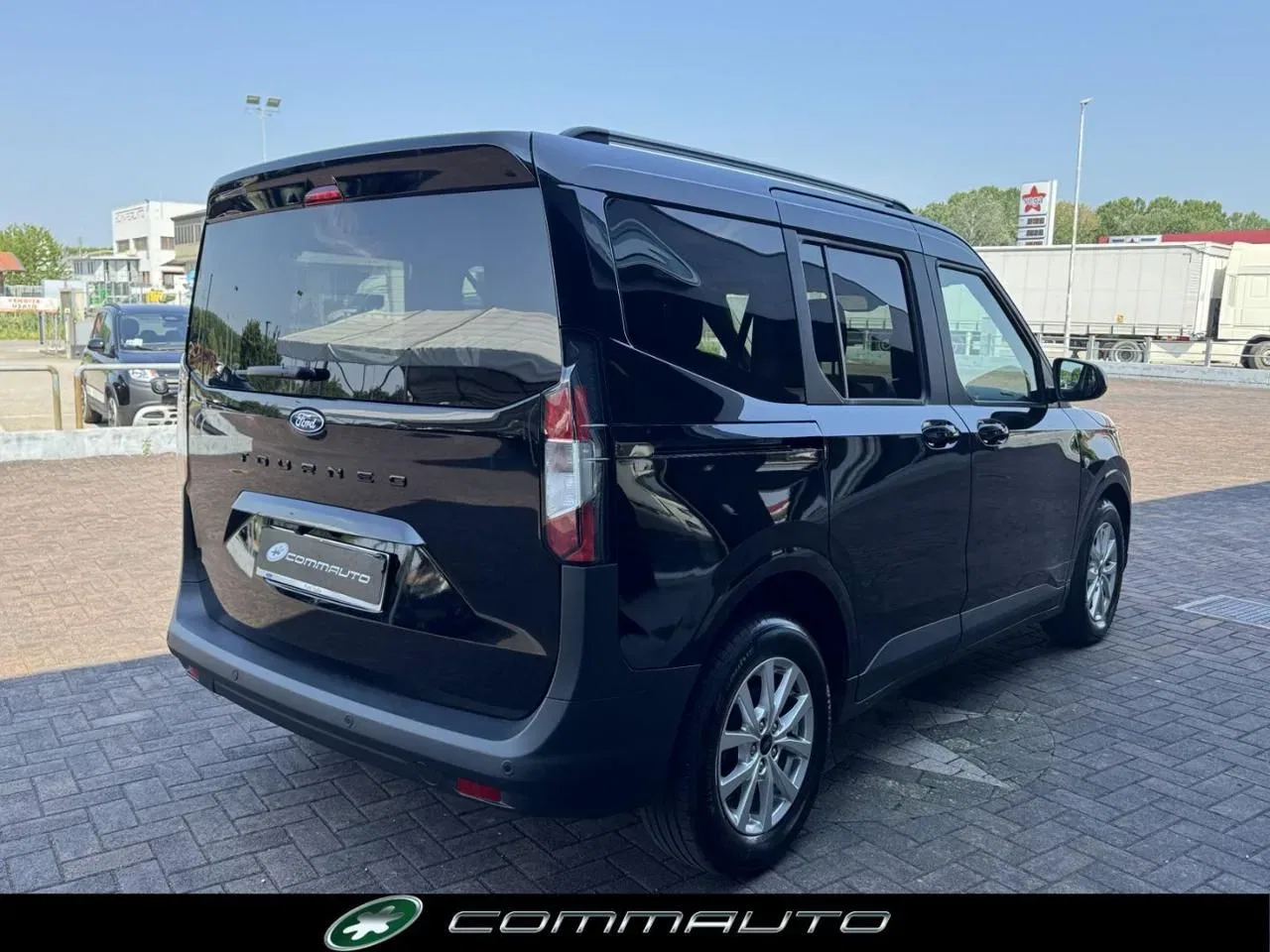 Ford Tourneo Courier 1.0 EcoBoost Titanium foto 4