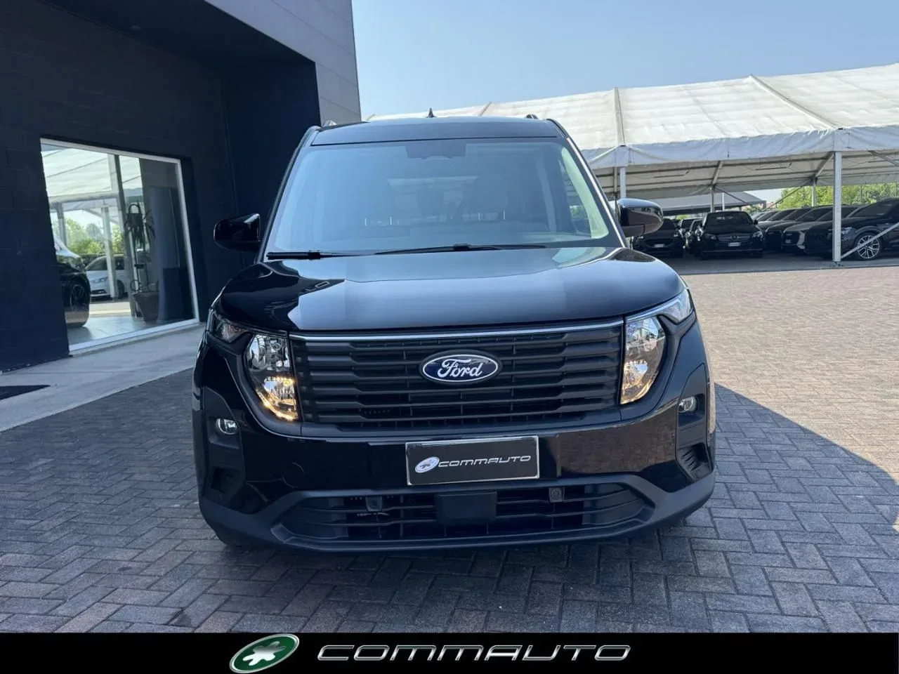 Ford Tourneo Courier 1.0 EcoBoost Titanium foto 2