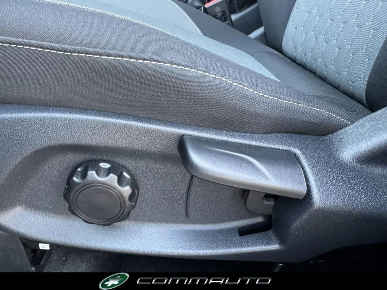 Ford Tourneo Courier 1.0 EcoBoost Titanium foto 11