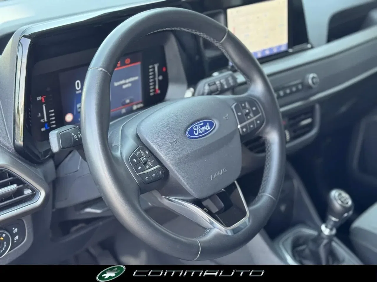 Ford Tourneo Courier 1.0 EcoBoost Titanium foto 9