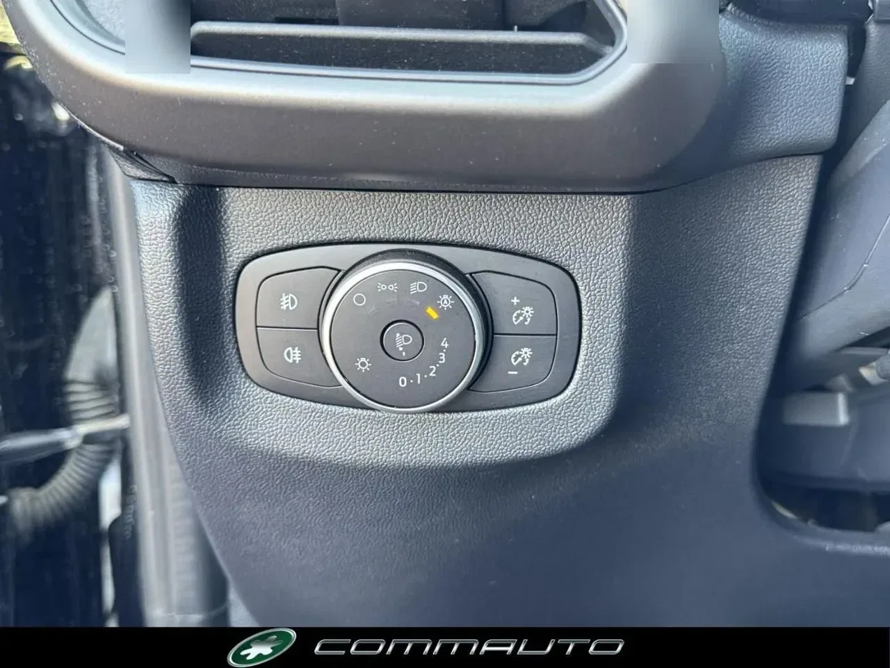 Ford Tourneo Courier 1.0 EcoBoost Titanium foto 12