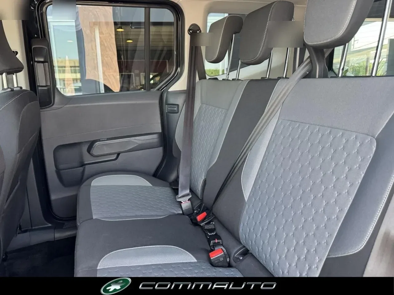 Ford Tourneo Courier 1.0 EcoBoost Titanium foto 23