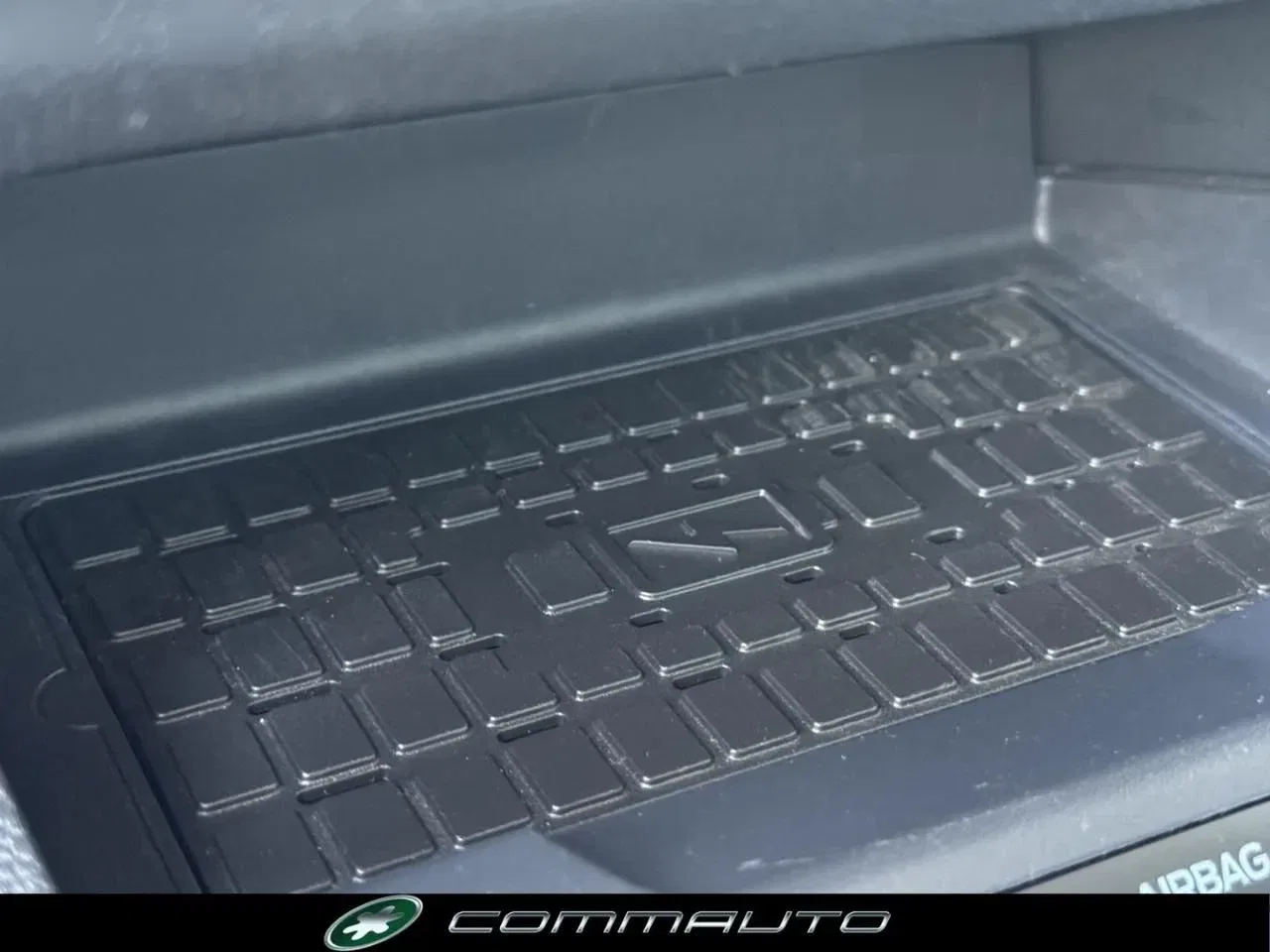 Ford Tourneo Courier 1.0 EcoBoost Titanium foto 22