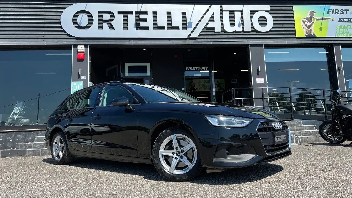 Audi A4 Avant 35 TDI/163CV MHVE S tronic Business IVA DEDUCIBILE