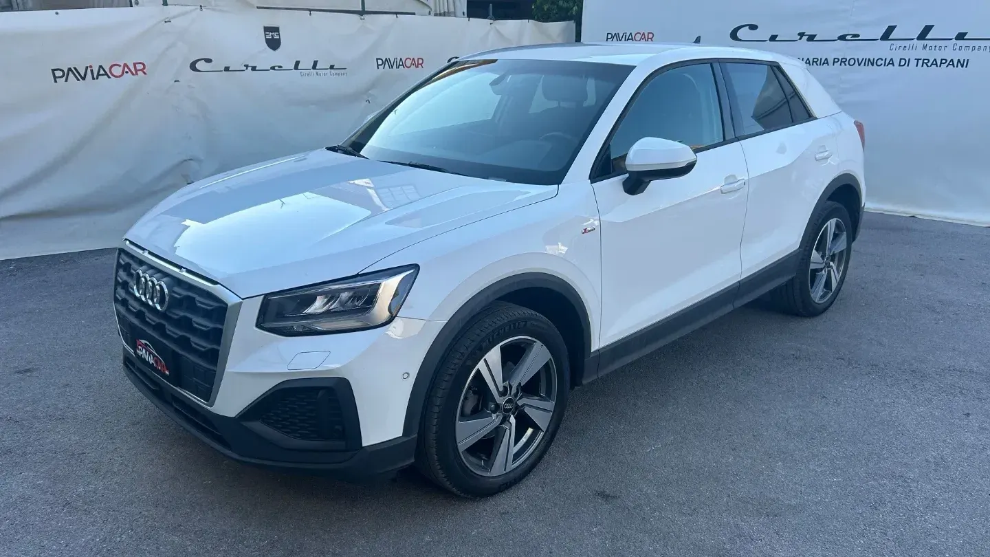 Audi Q2 30 TDI S tronic Identity Black