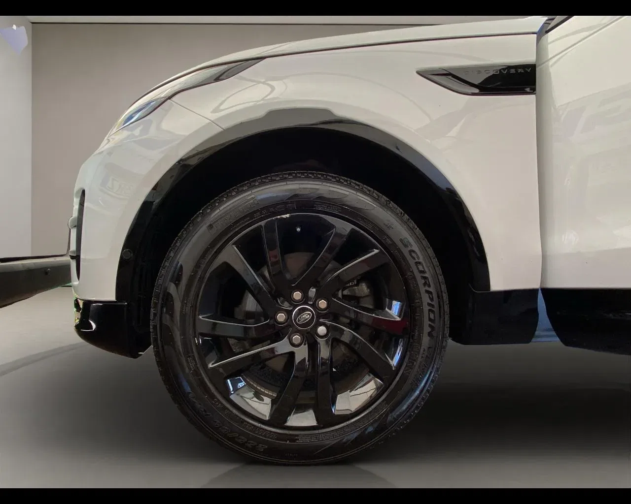 Land Rover Discovery 2.0 SD4 240 CV S foto 19