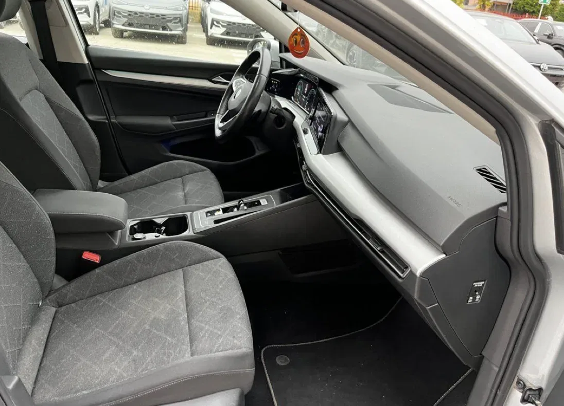 Volkswagen Golf 2.0 TDI DSG SCR Life foto 5