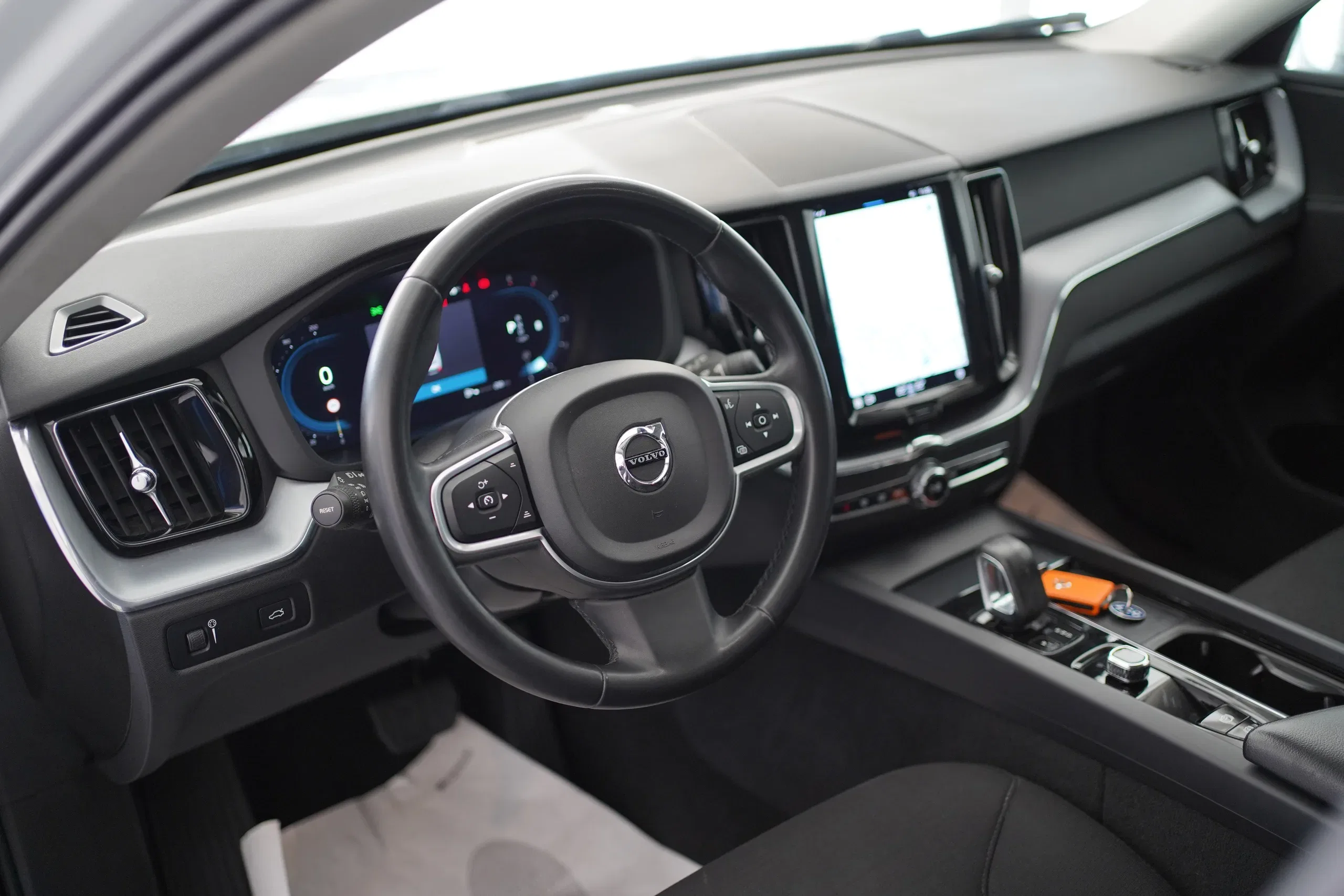 Volvo XC60 B4 (d) AWD Geartronic Momentum foto 4
