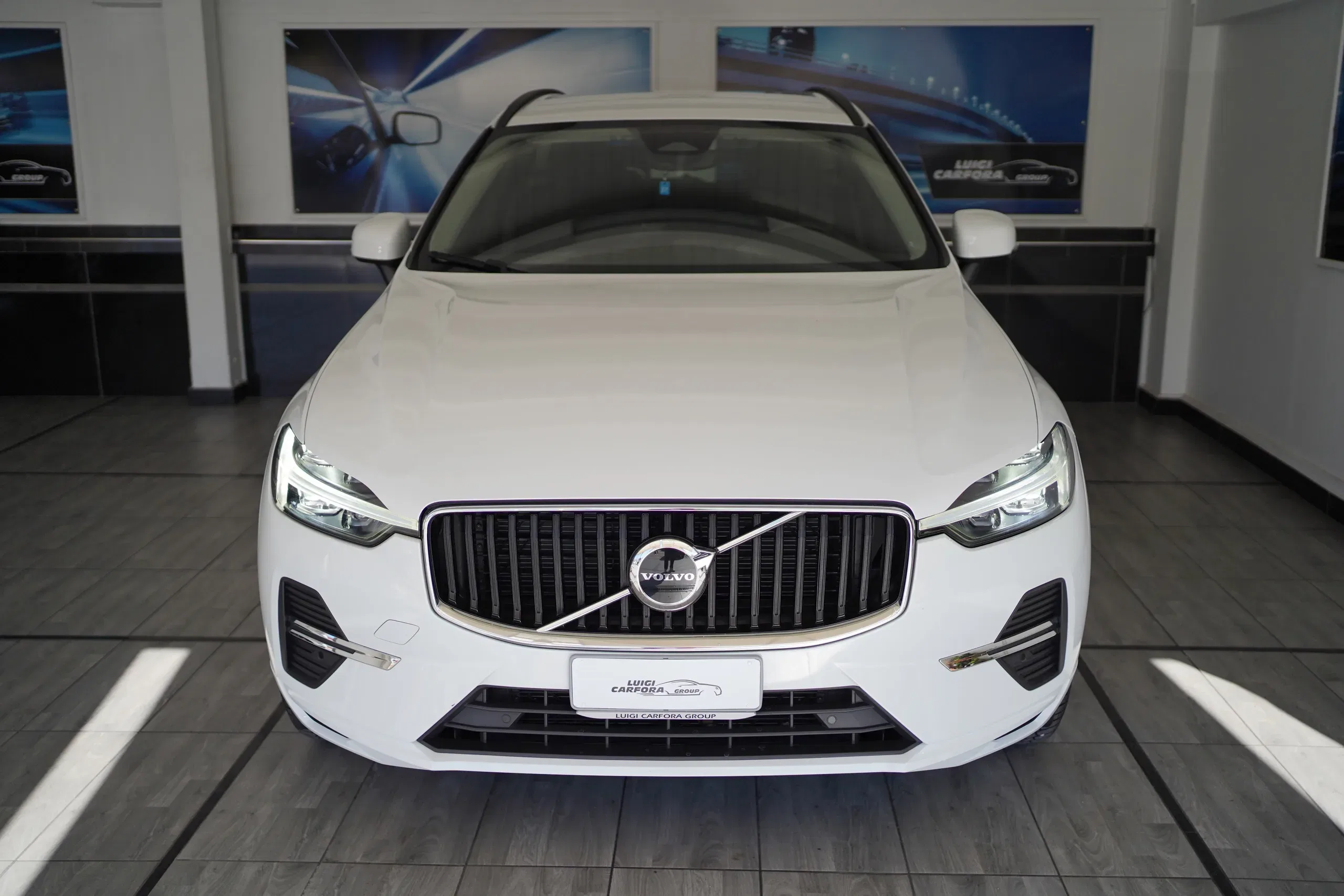 Volvo XC60 B4 (d) AWD Geartronic Momentum foto 2