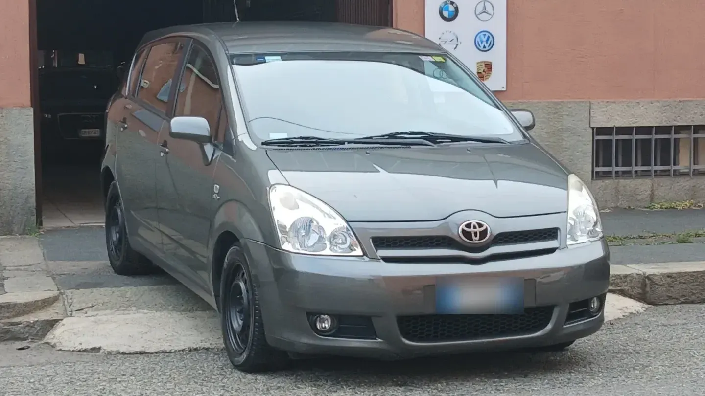 Toyota Corolla Verso 2.0 16V D-4D Sol