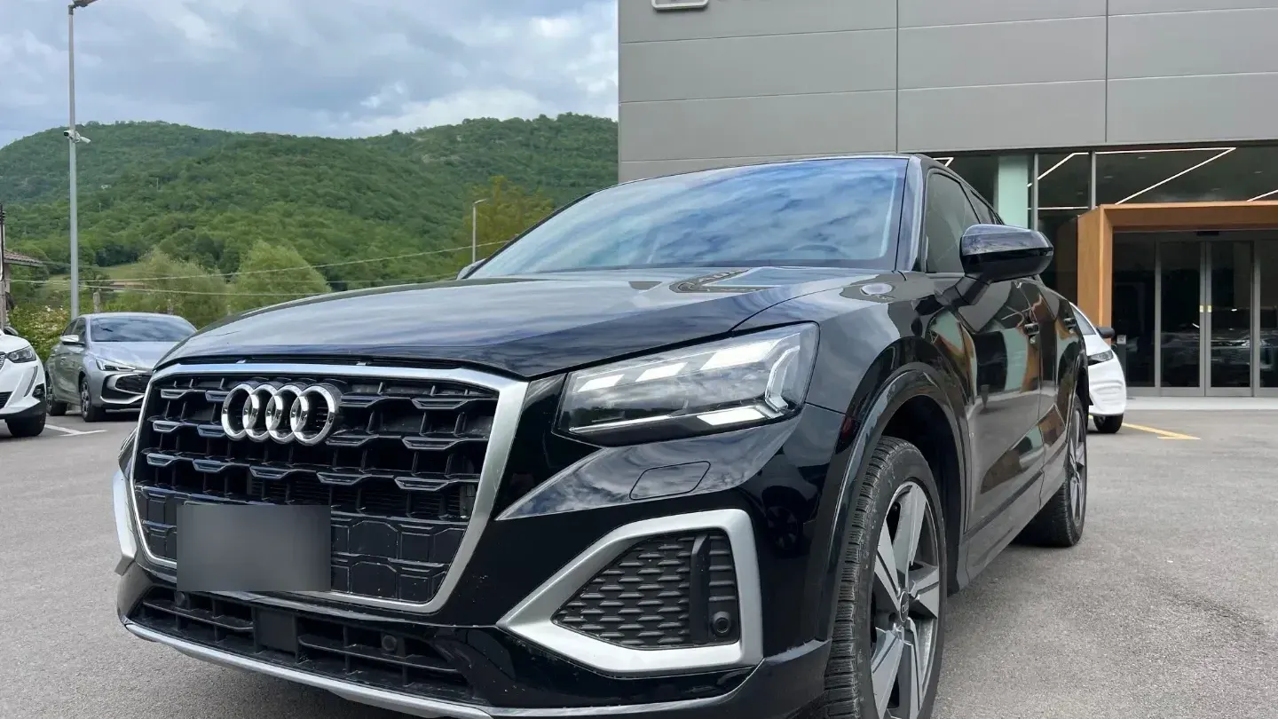 Audi Q2 30 TFSI Business Advanced
