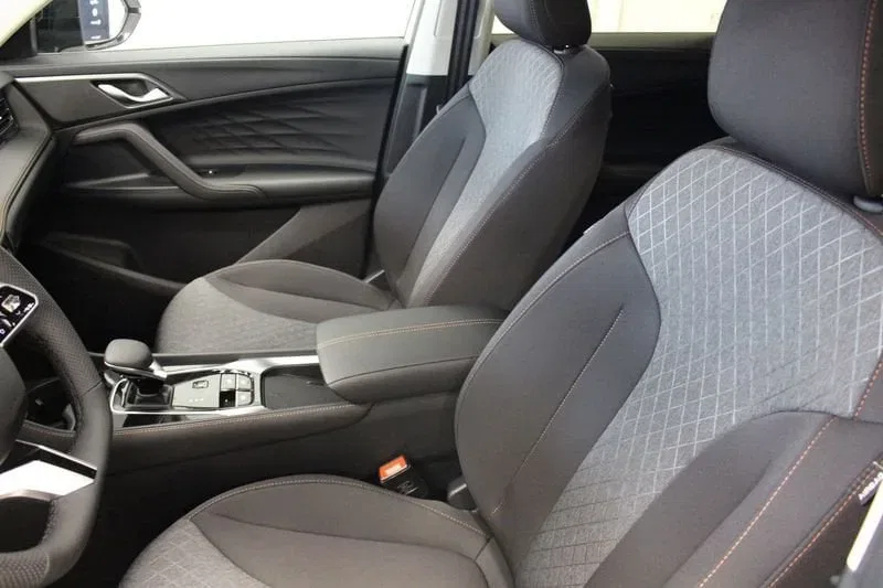 MG HS 1.5 T HEV Comfort AT foto 8