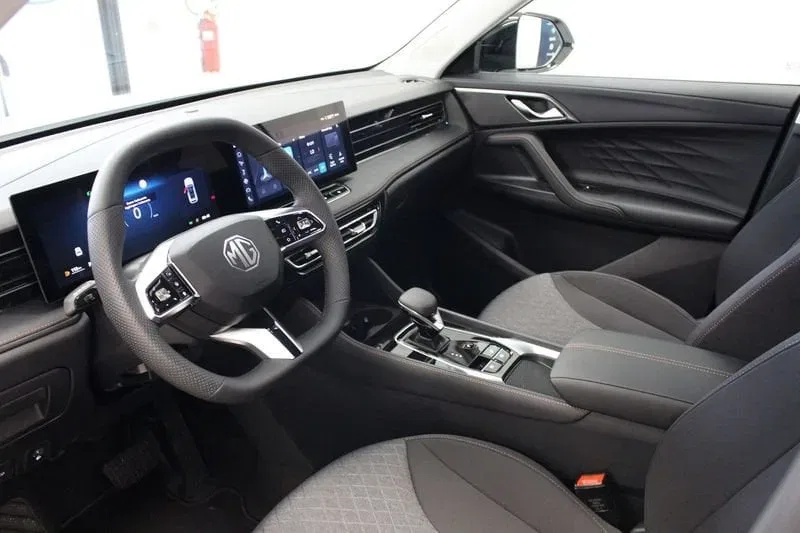 MG HS 1.5 T HEV Comfort AT foto 7
