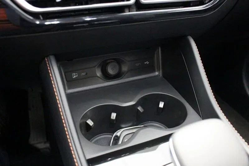 MG HS 1.5 T HEV Comfort AT foto 14