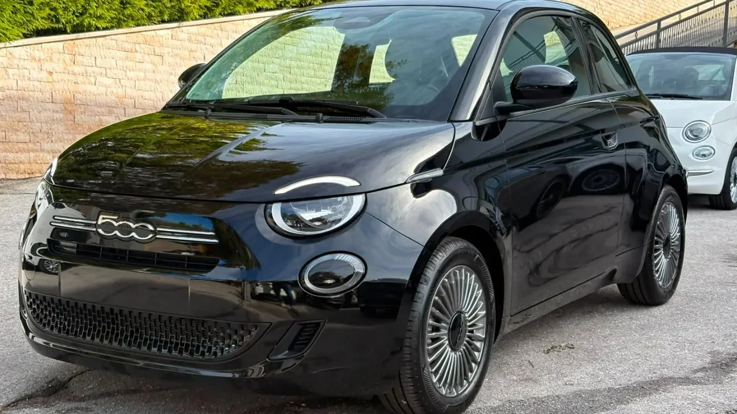 Fiat 500 Berlina Hybrid Icon