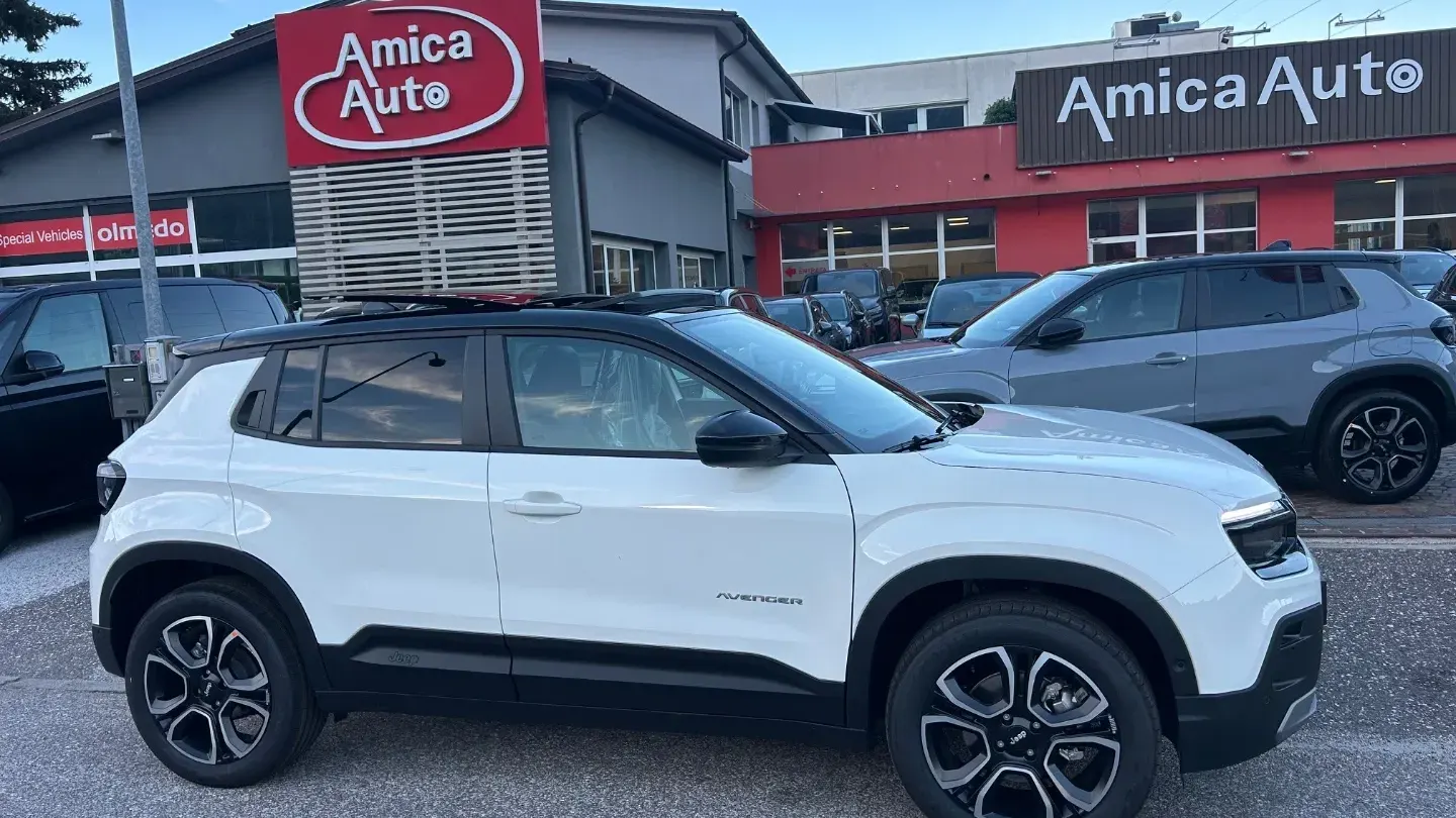 Jeep Avenger 1.2 Turbo 110CV e-Hybr. Summit VERNICE BICOLORE BIANCO/TETTO NERO