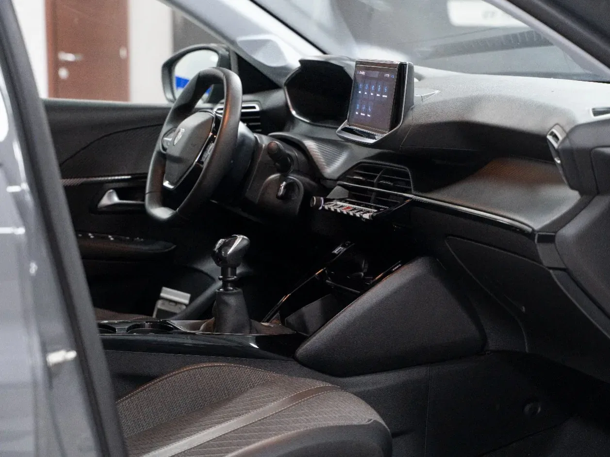 Peugeot 208 1.2 Puretech Allure S&S 100CV foto 17