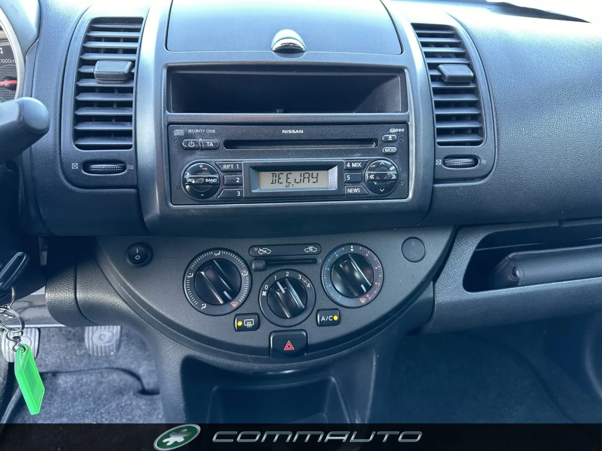 Nissan Note 1.4 16V 88CV ADATTA PER NEOPATENTATI foto 9