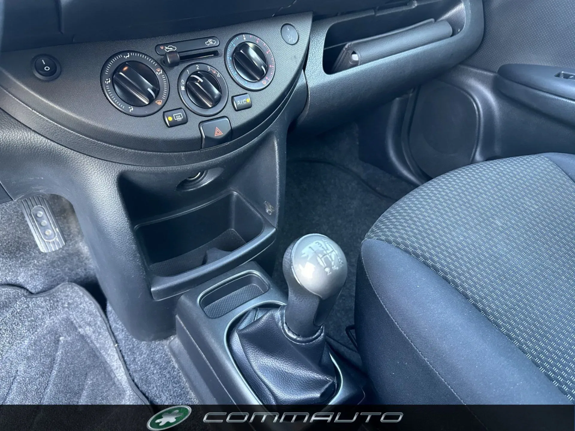 Nissan Note 1.4 16V 88CV ADATTA PER NEOPATENTATI foto 11