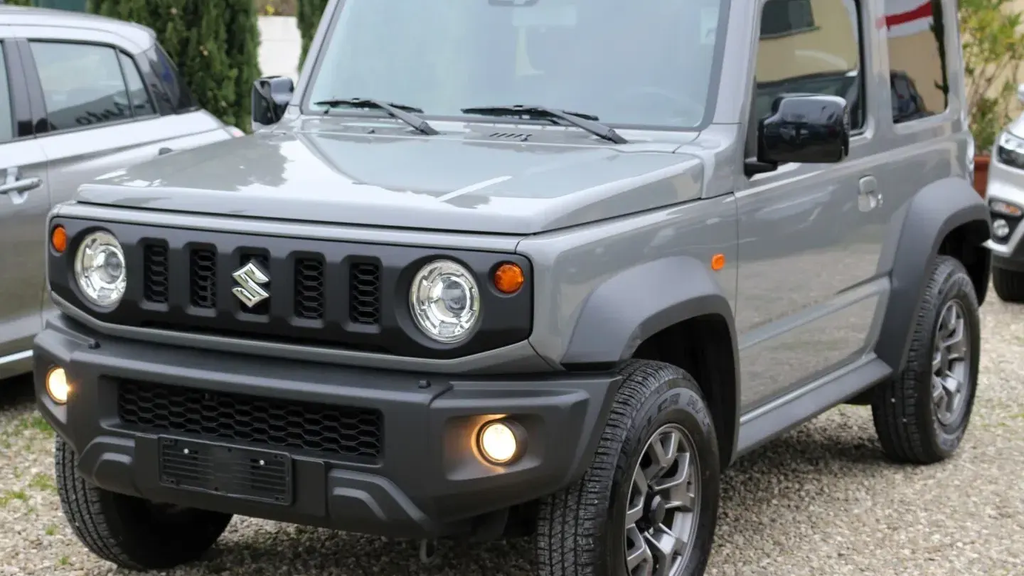 Suzuki Jimny 1.5 5MT Top