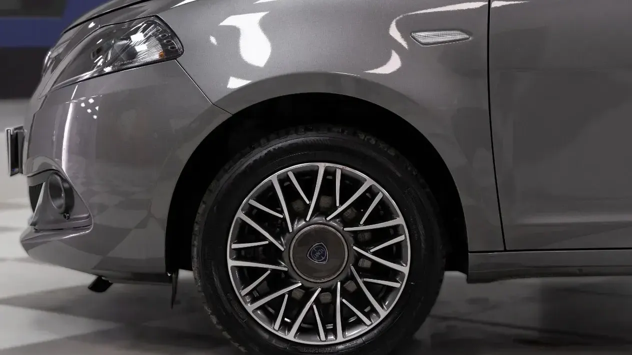 Lancia Ypsilon 1.0 Firefly Hybrid Gold Plus 70CV 5 Porte