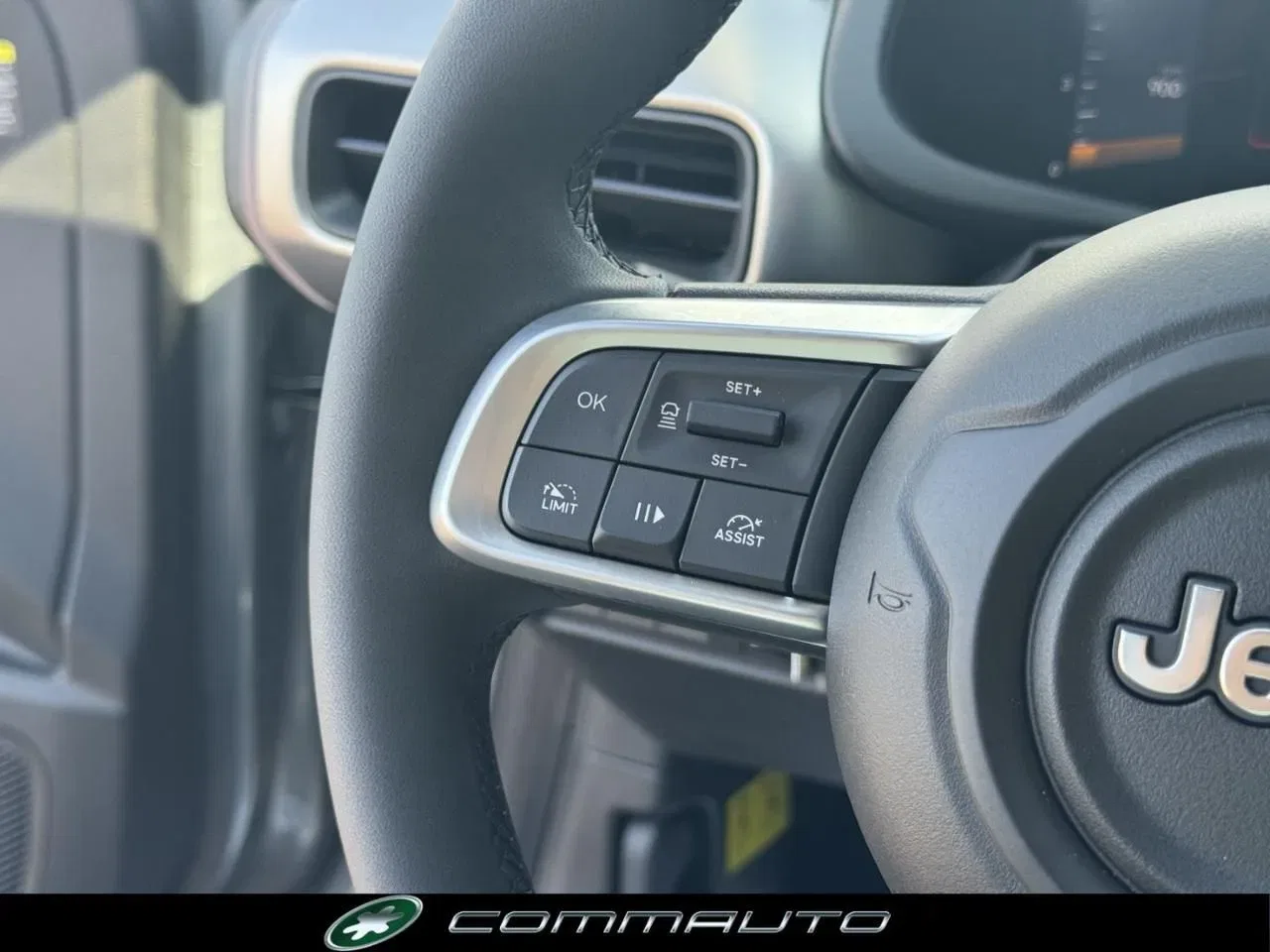 Jeep Avenger 1.2 Turbo 100 CV Summit - Winter e Comfort Pack foto 13