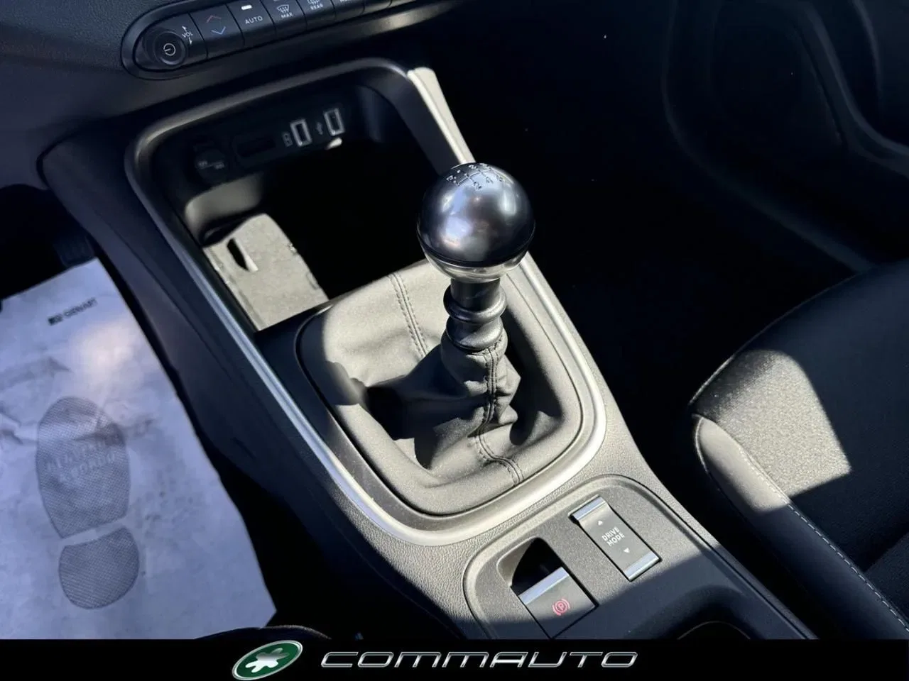 Jeep Avenger 1.2 Turbo 100 CV Summit - Winter e Comfort Pack foto 15