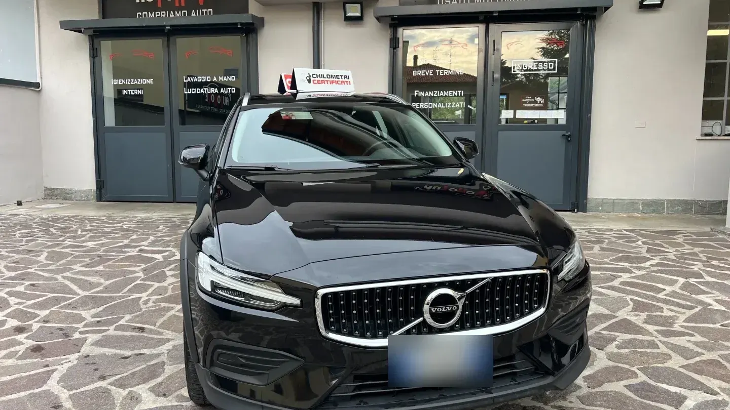 Volvo V60 Cross Country B4