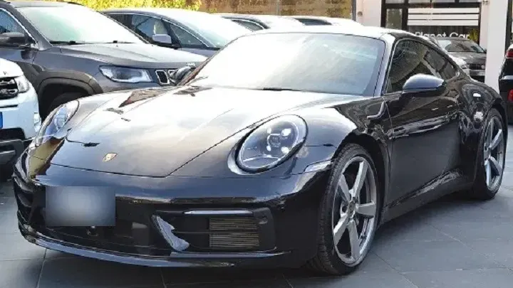 Porsche 911 Carrera 4