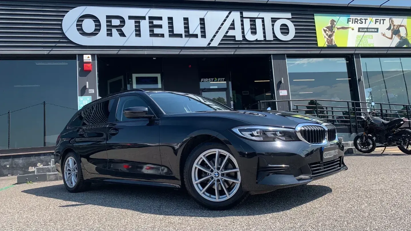 BMW 318d 48V Touring Business Advantage