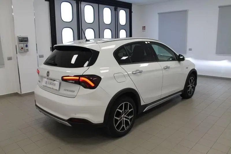 Fiat Tipo 1.3 Mjt S&S 5 porte Cross foto 4