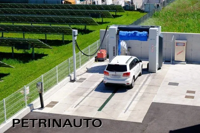 FIAT Panda 1.0 FireFly S&S Hybrid Pandina Cross 5 Posti Km.0 foto 24