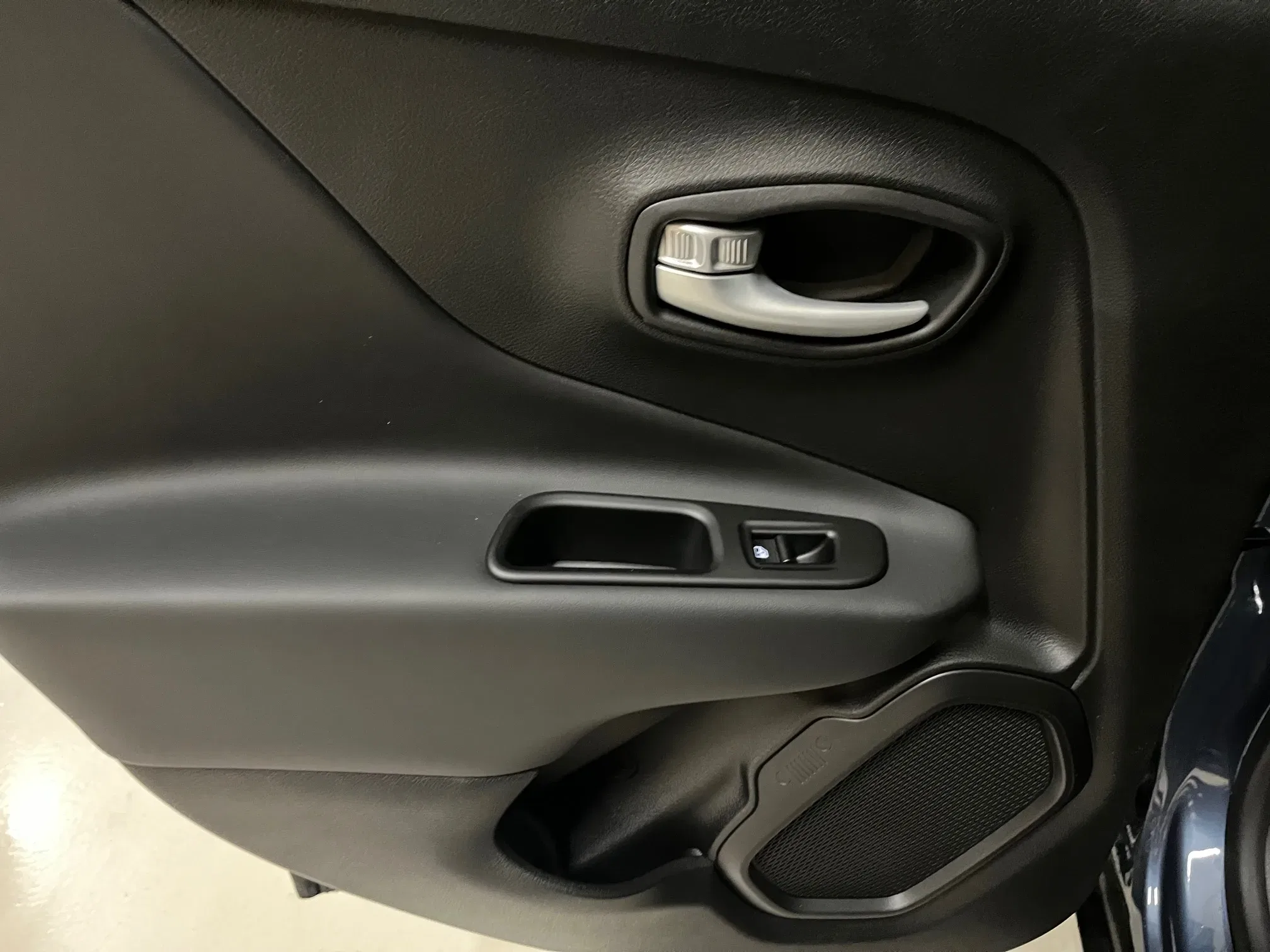 Jeep Renegade 1.5 turbo t4 mhev Altitude 2wd dct Km Zero Nazionale foto 14