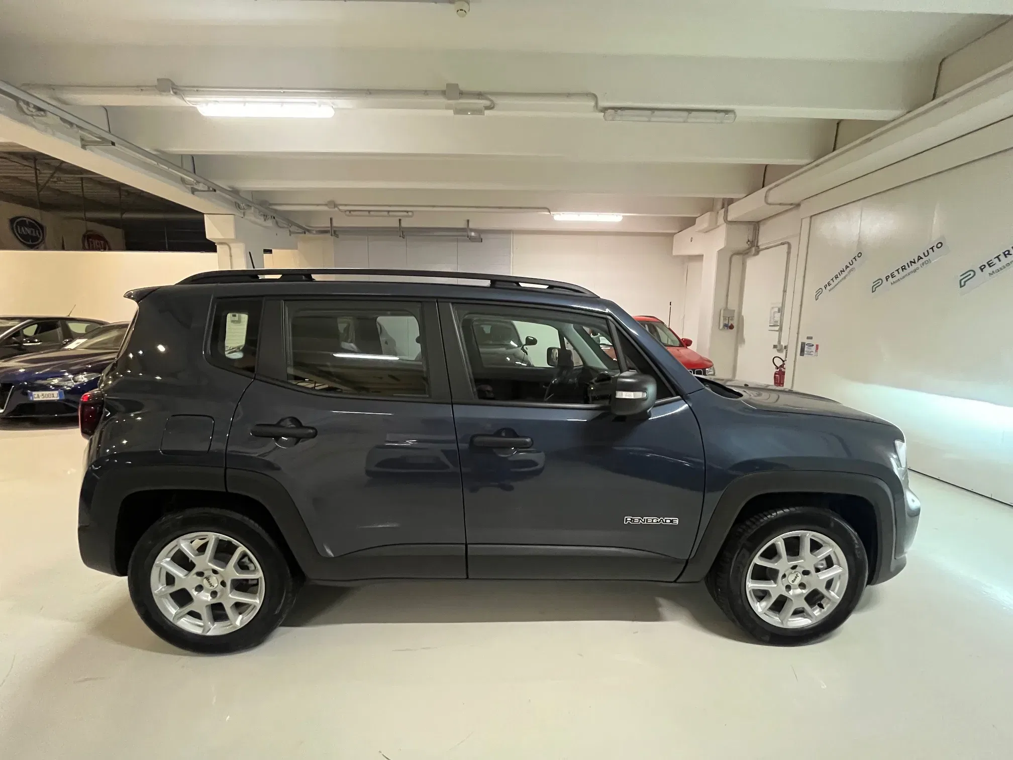 Jeep Renegade 1.5 turbo t4 mhev Altitude 2wd dct Km Zero Nazionale foto 4