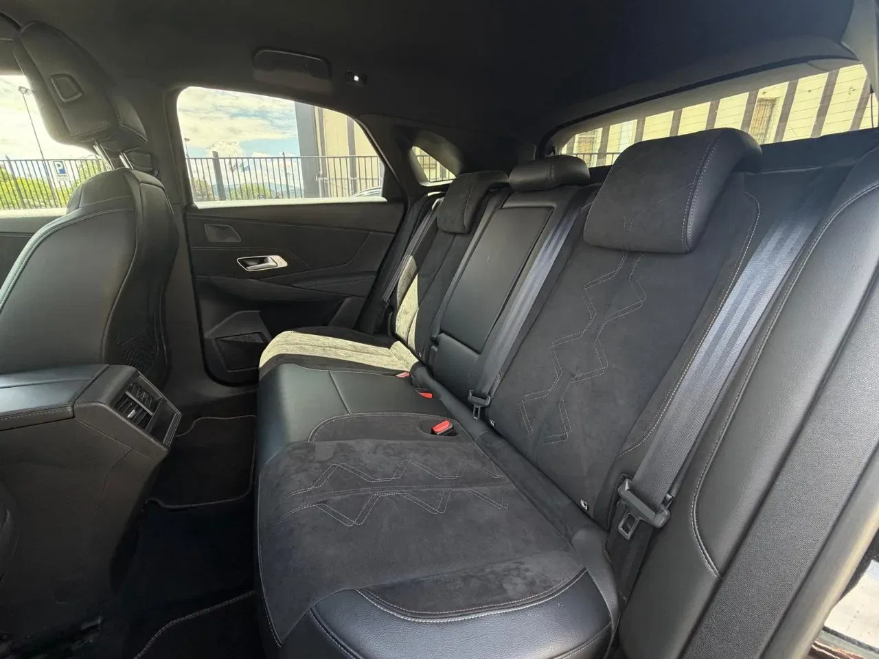 DS DS7 Crossback PROMO 1.6 e-tense phev Performance Line auto foto 11