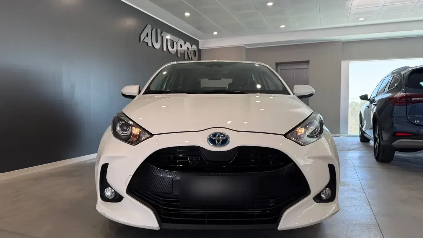 Toyota Yaris 1.5 Hybrid 5p. Business