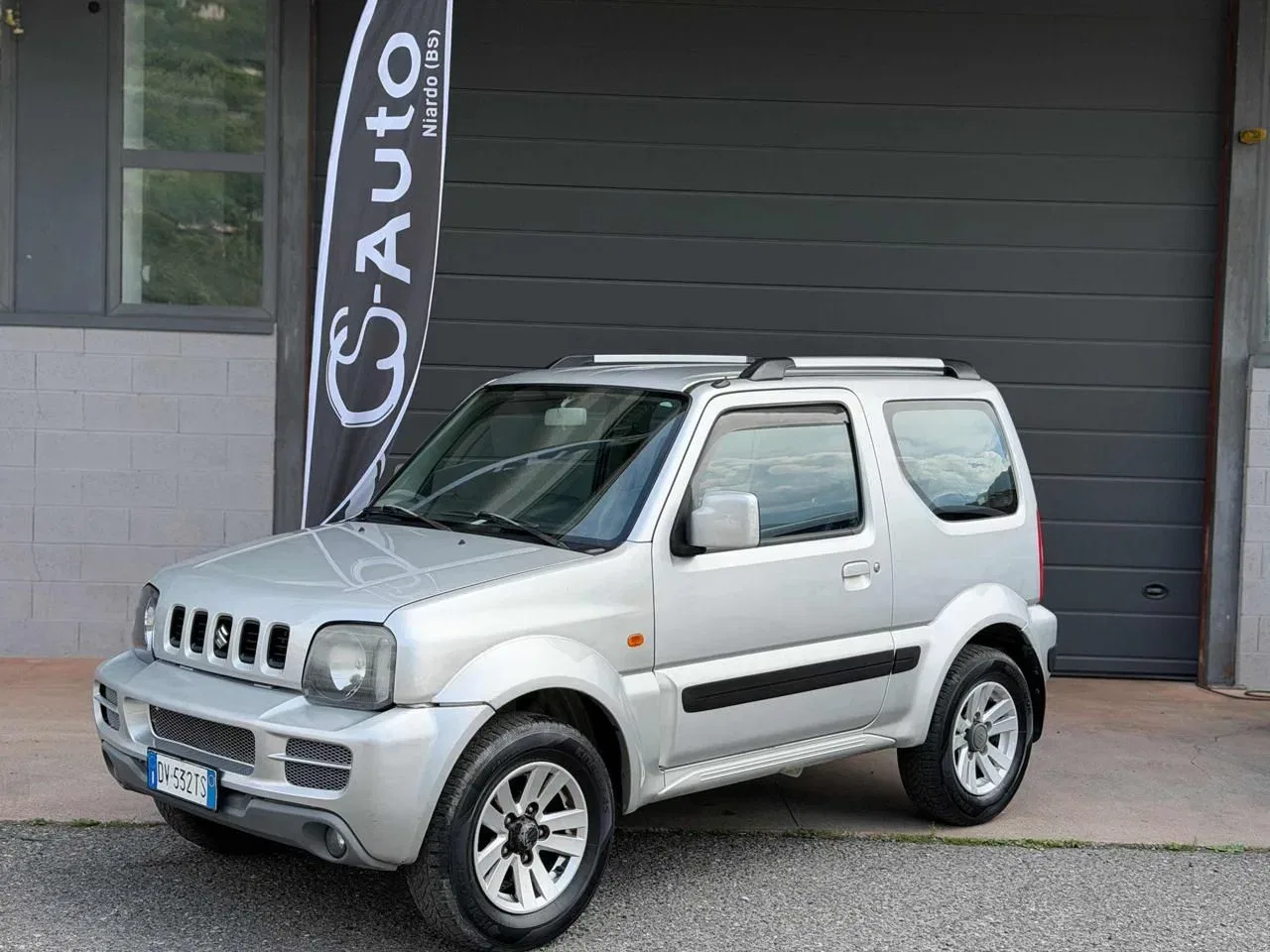 Suzuki Jimny 1.3i 16V cat 4WD Special Automatico foto 2