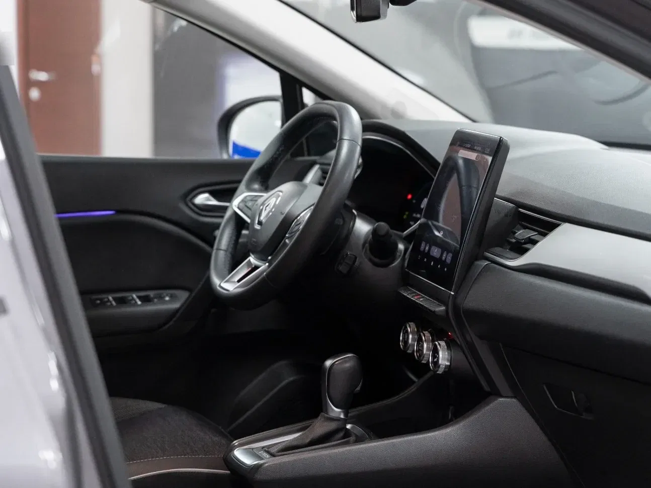 Renault Captur 1.6 E-Tech Full Hybrid Techno Fast Track 145CV Auto foto 17