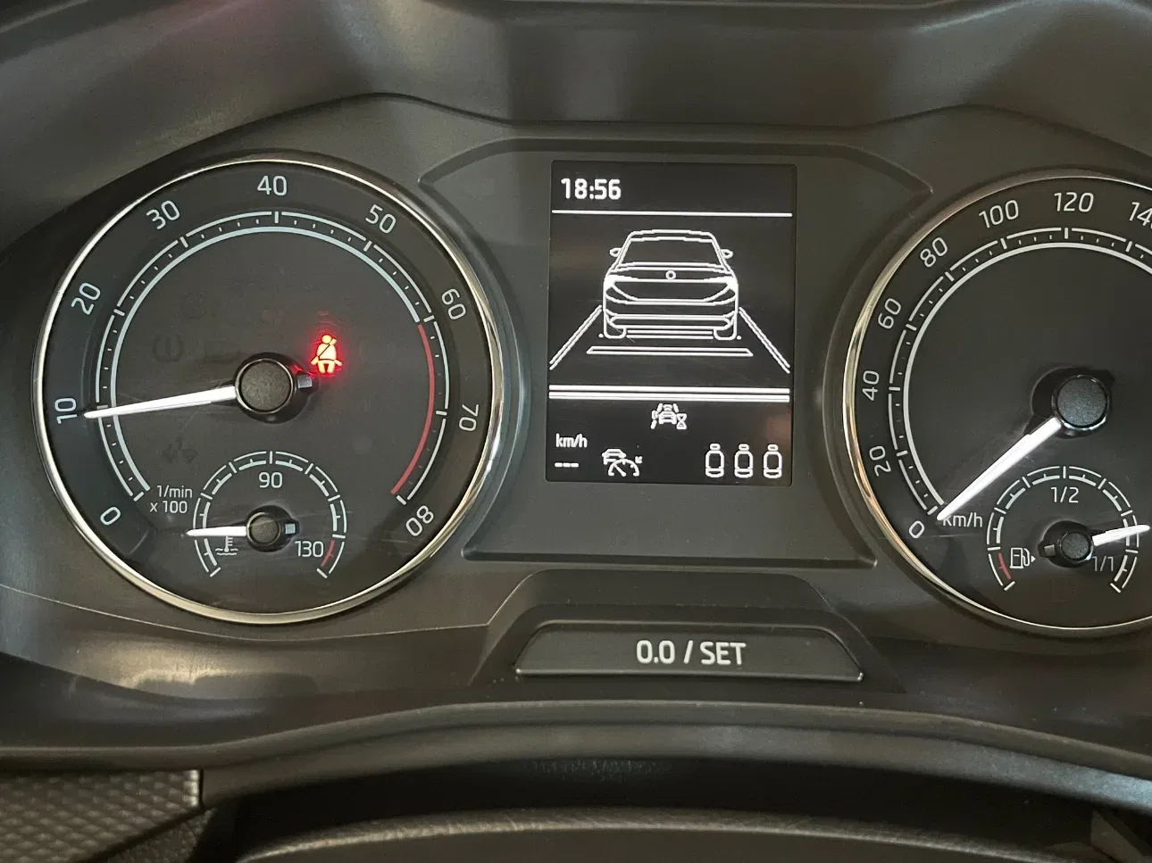 Skoda Kamiq 1.0 tsi Ambition 110cv NAZIONALE foto 17