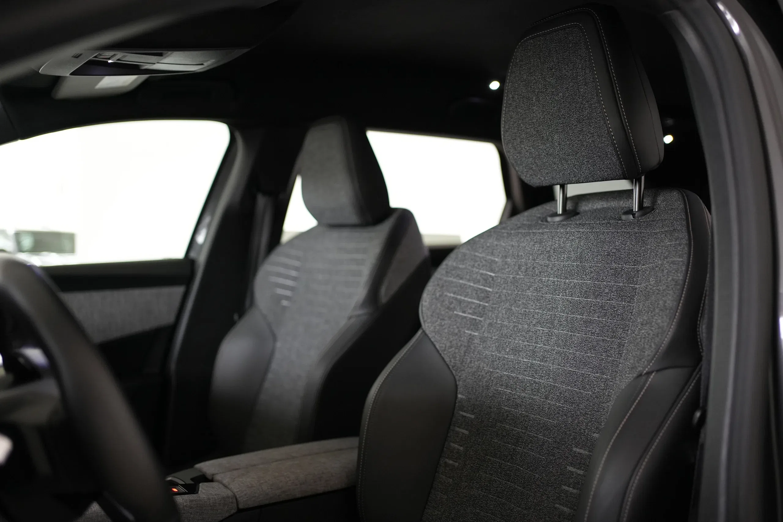 Peugeot 5008 Hybrid 145 e-DCS6 Allure 7Posti foto 8