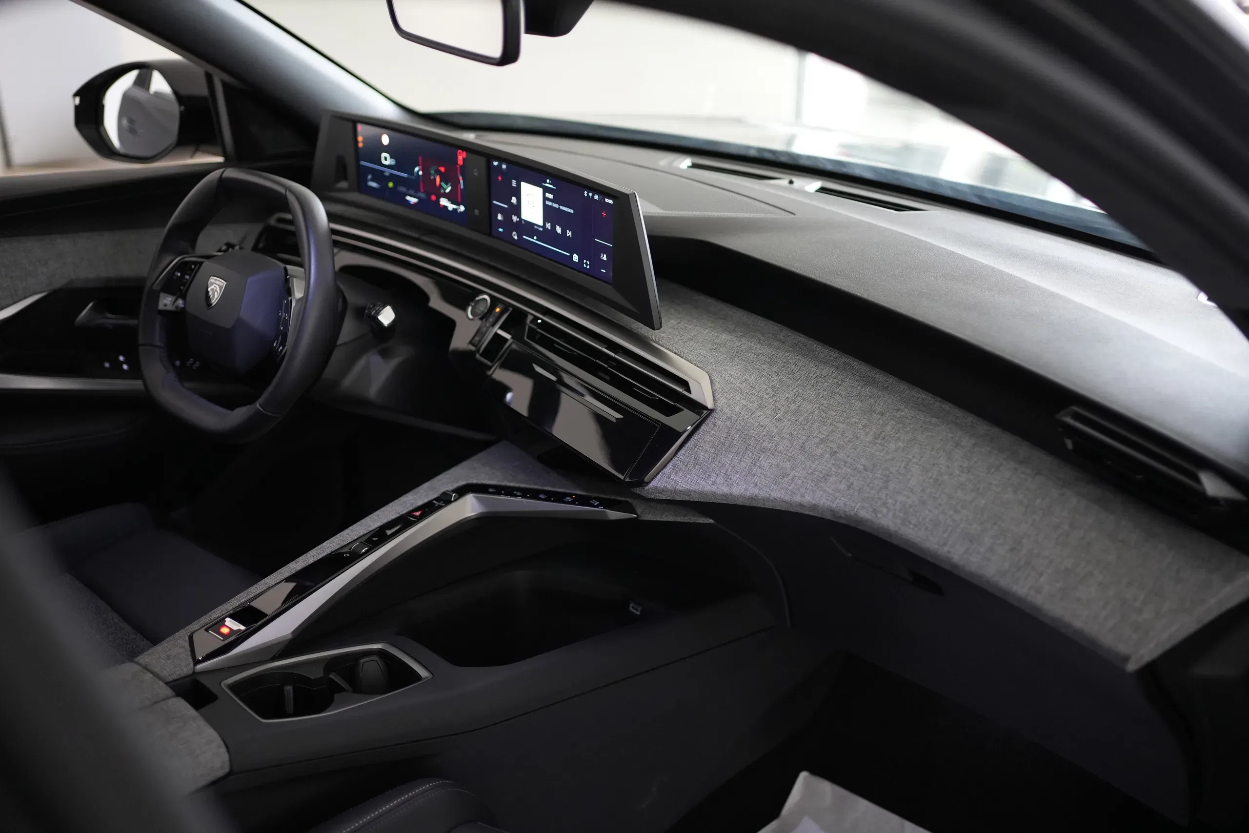 Peugeot 5008 Hybrid 145 e-DCS6 Allure 7Posti foto 14