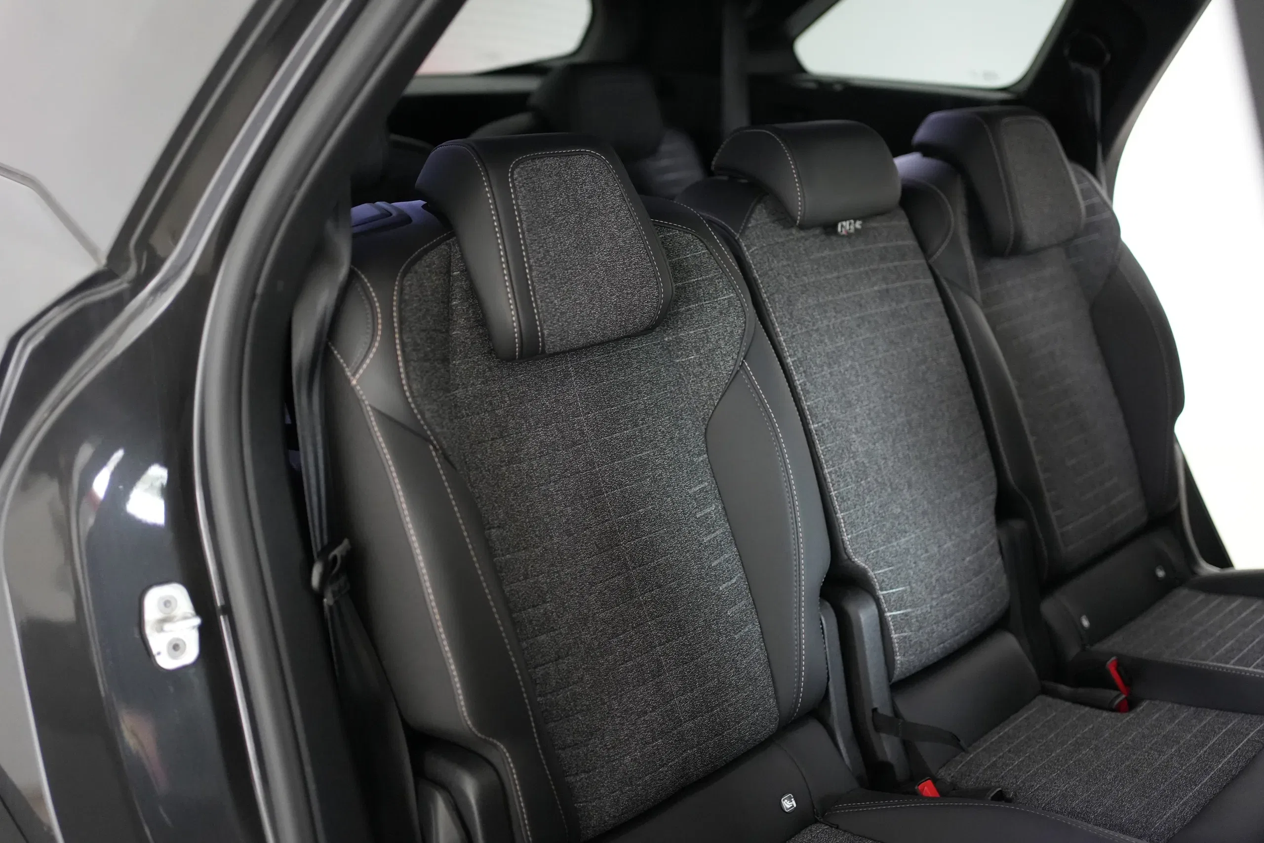 Peugeot 5008 Hybrid 145 e-DCS6 Allure 7Posti foto 12