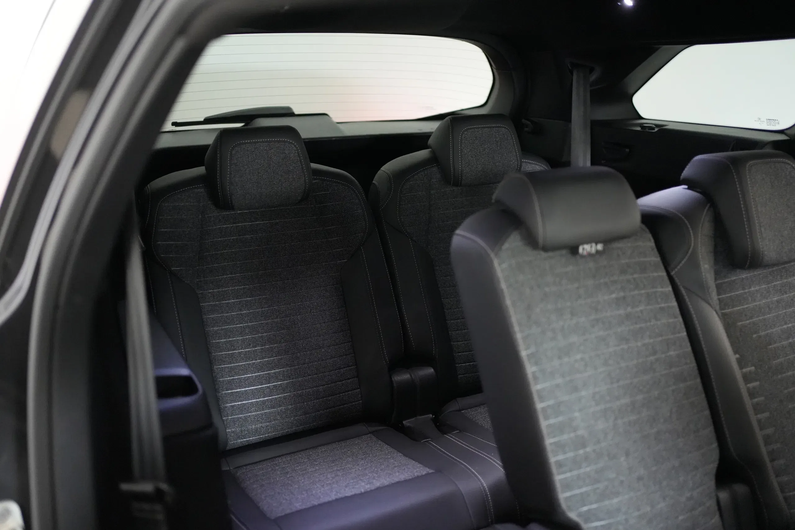 Peugeot 5008 Hybrid 145 e-DCS6 Allure 7Posti foto 13