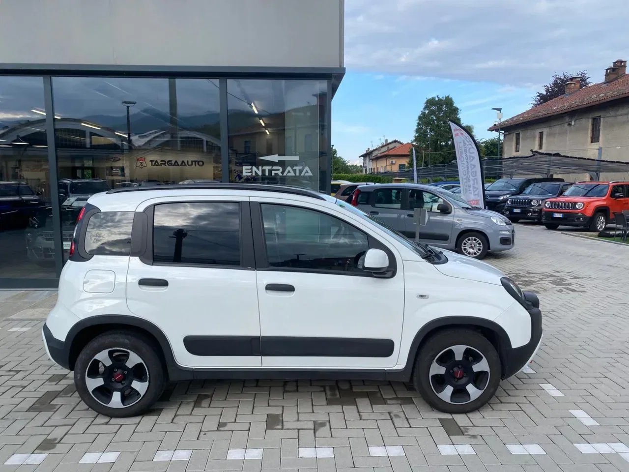 Fiat Panda Cross Panda 1.0 firefly hybrid Cross s&s 70cv 5p.ti foto 4