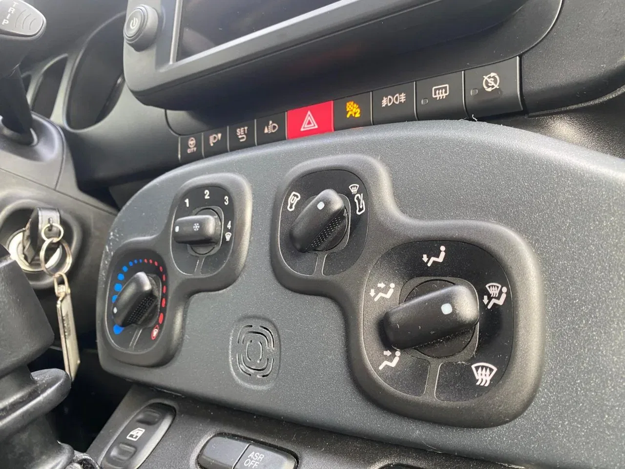 Fiat Panda Cross Panda 1.0 firefly hybrid Cross s&s 70cv 5p.ti foto 14