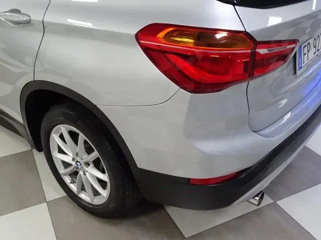 BMW X1 sDrive 18d Advantage AUT EU6 foto 11