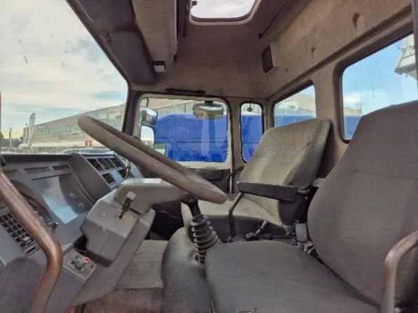 Renault M 180 GRU 14 mt - Ribaltabile trilaterale foto 10