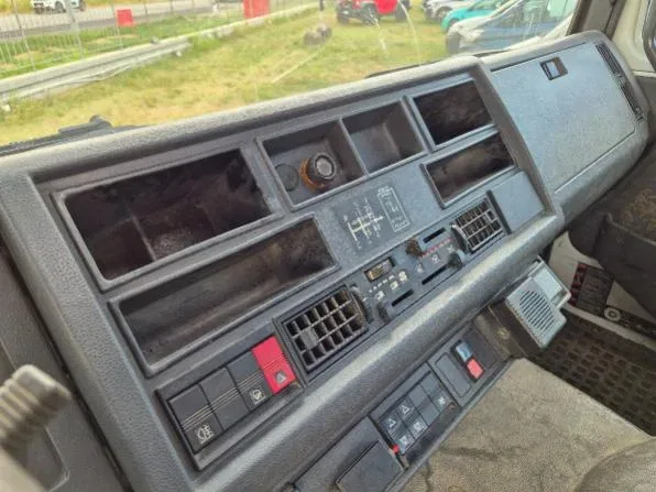 Renault M 180 GRU 14 mt - Ribaltabile trilaterale foto 12