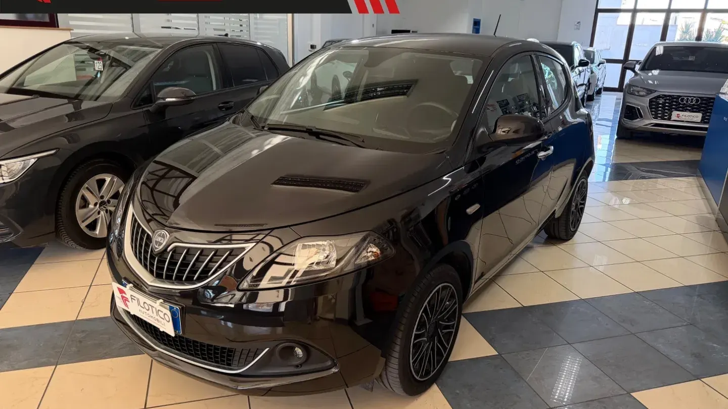 Lancia Ypsilon 1.0 FireFly 5p.S&S Hybryd Gold IBIRDA | USATO GARANTITO