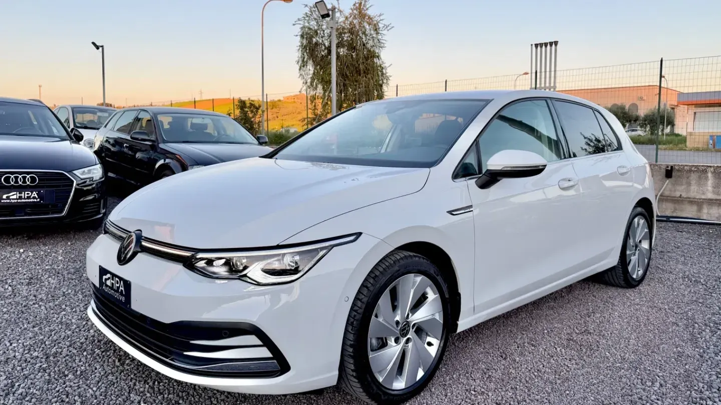 Volkswagen Golf 1.5 TSI 150CV Style NAVI IQ-LIGHT RETROCAMERA